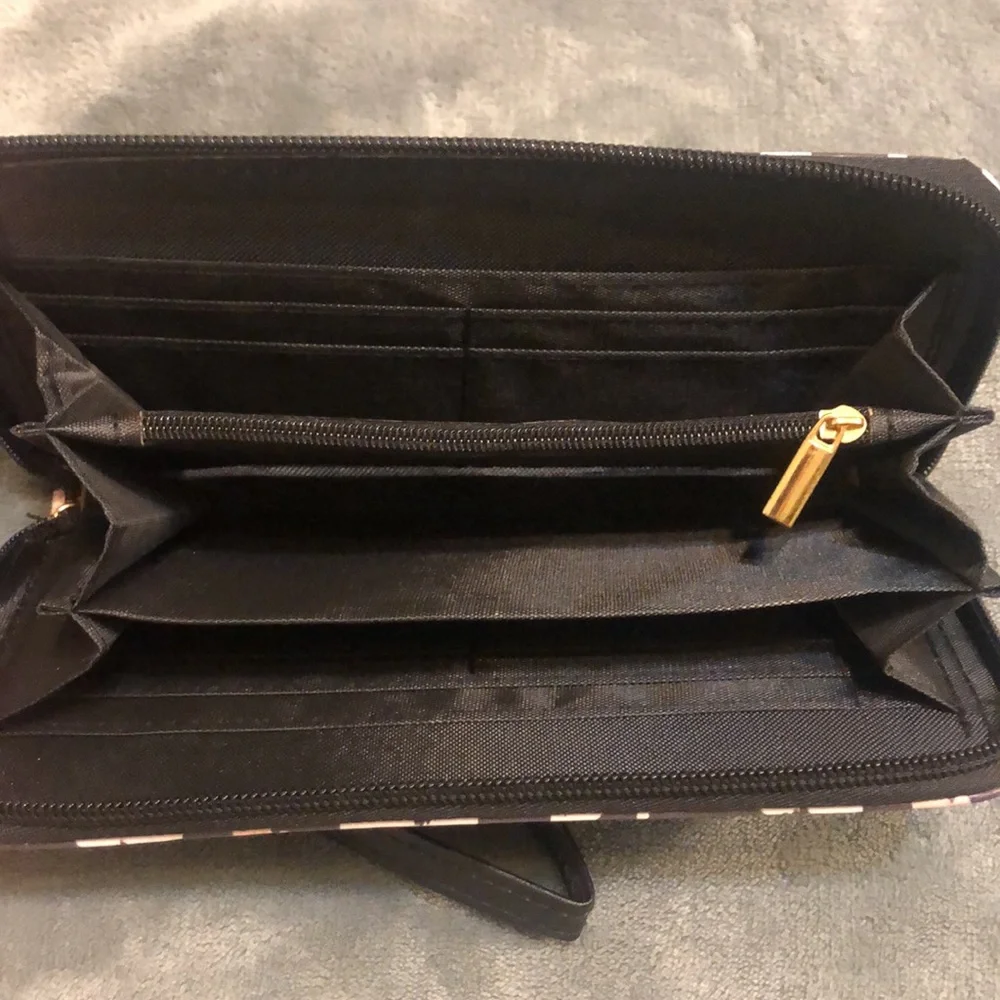 NWOT Animal Print Zippered Wristlet Wallet - Picture 5 of 5